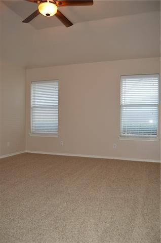 Building Photo - Spacious 3/2/2 For Lease