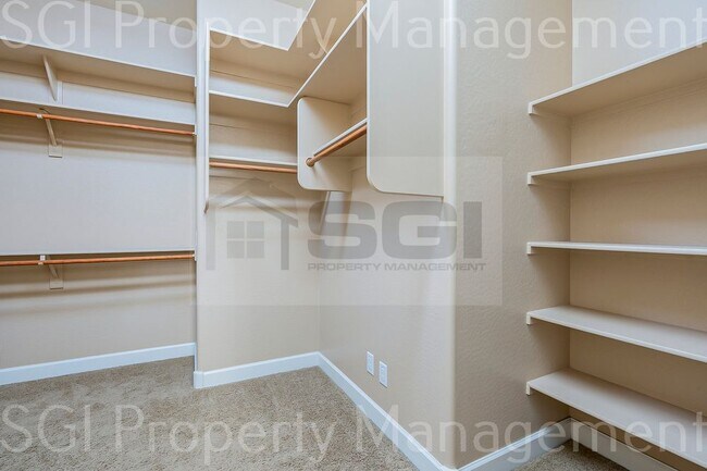 Building Photo - LUXURY 5 BEDROOM VISTANCIA BASEMENT HOME!