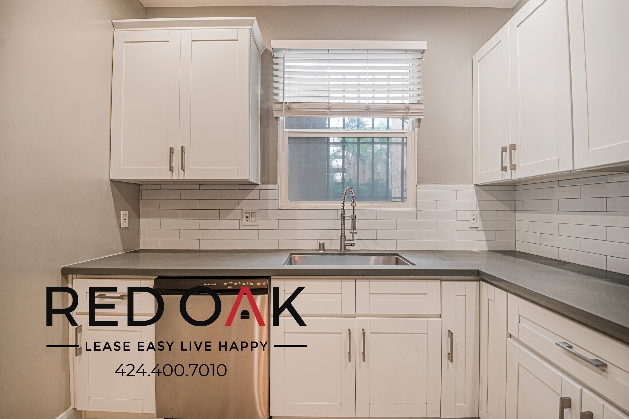 Building Photo - 681 Shatto Pl