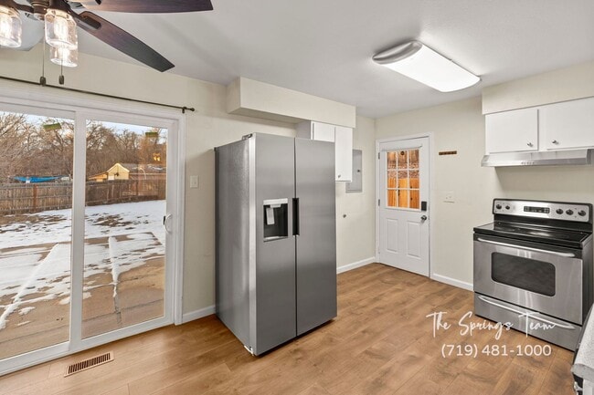 Building Photo - 210 Kilmer Ct