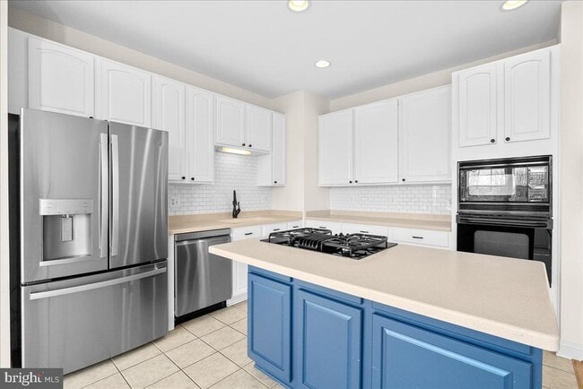 Building Photo - 927 Buttonwood Terrace NE