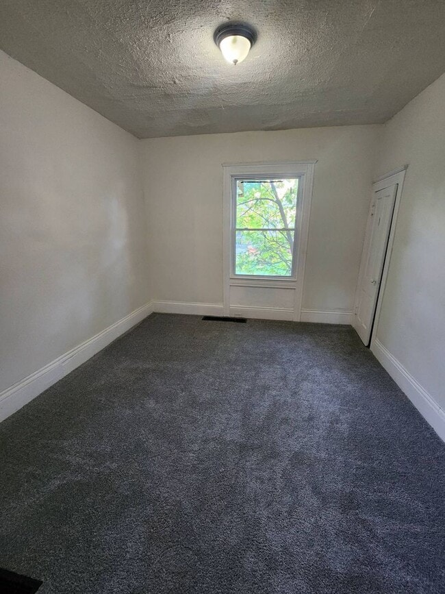 Building Photo - 2186 E 89th St