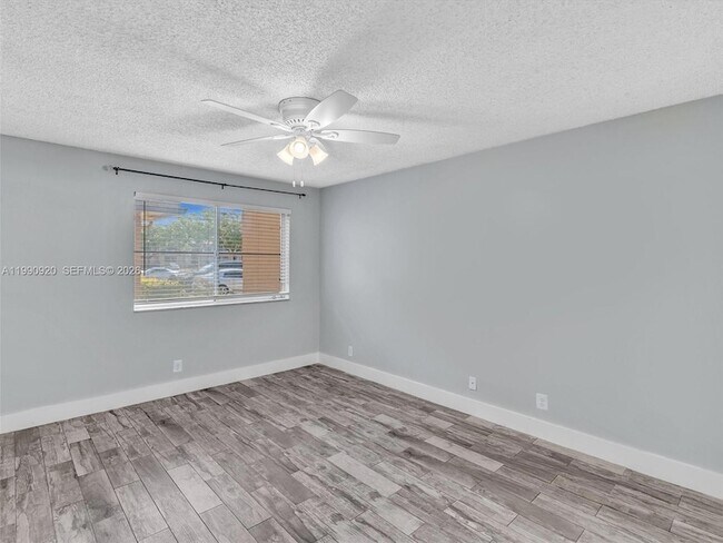 Building Photo - 9777 Westview Dr