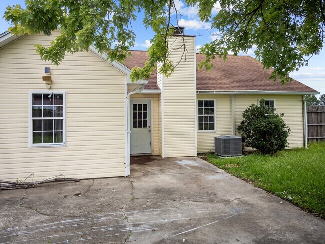 Building Photo - 1020 Furia Dr