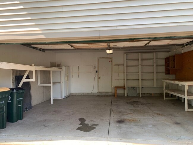 Building Photo - 520 Heritage Dr