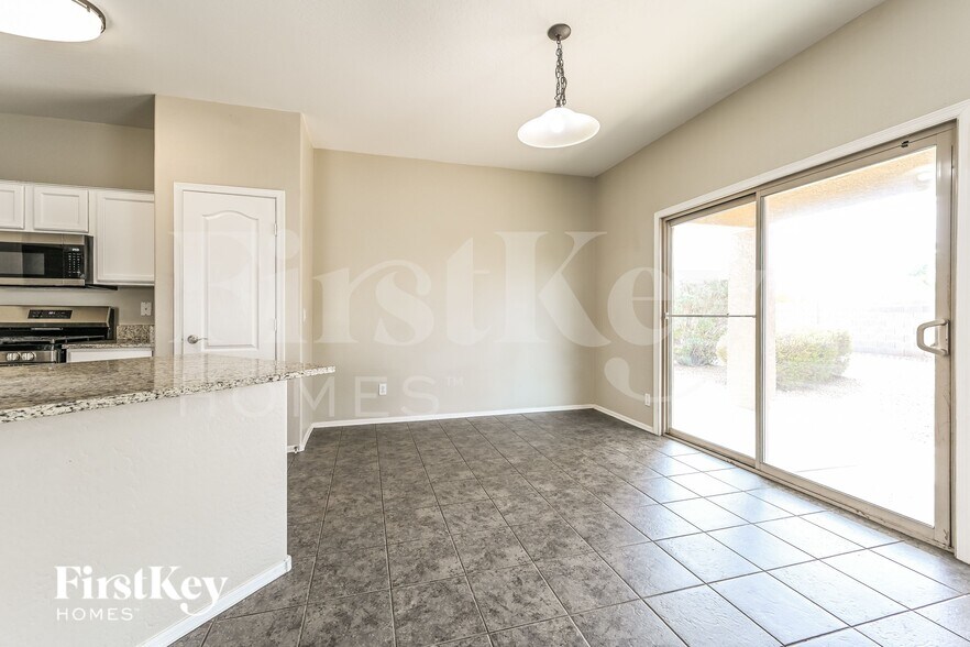 Building Photo - 14251 W Crocus Dr