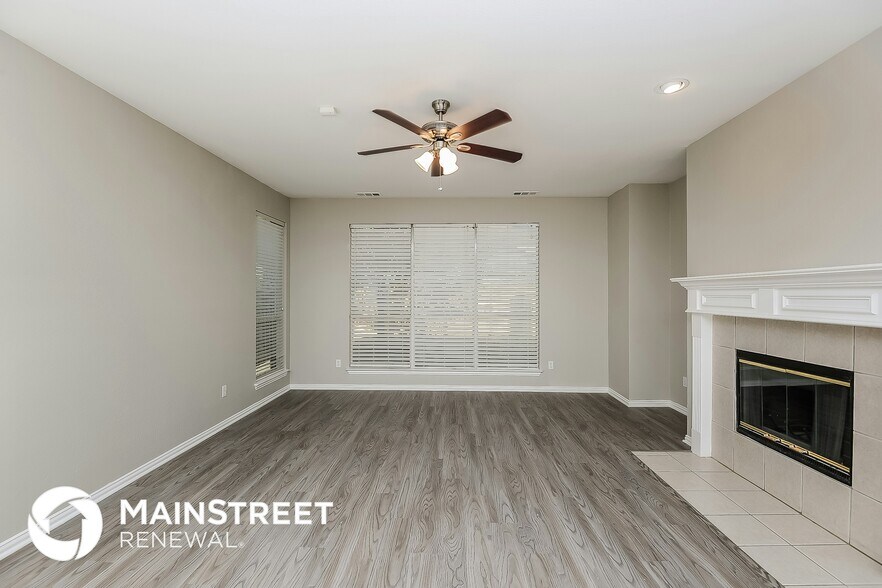 Building Photo - 11749 Ficus Dr