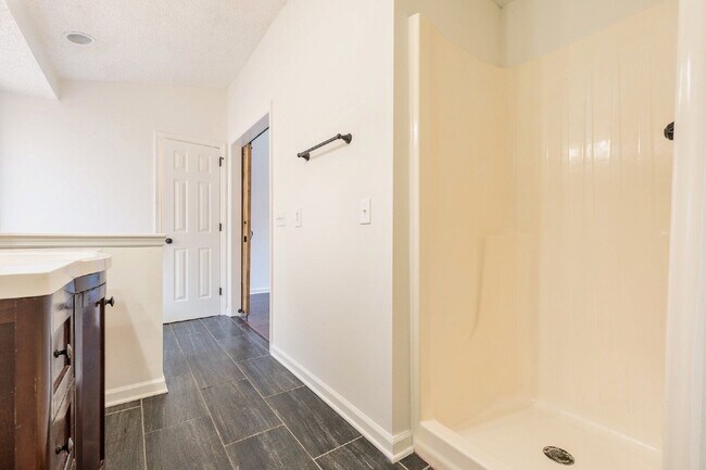 Building Photo - 348 N Birchwood Dr