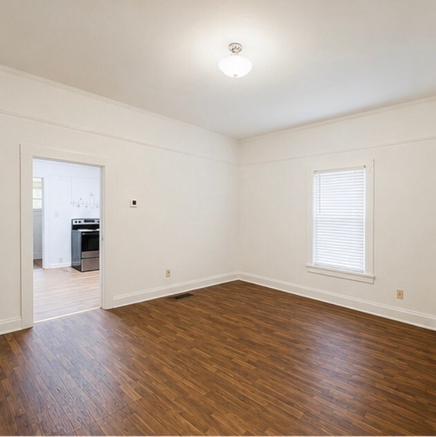 Building Photo - 204 G St