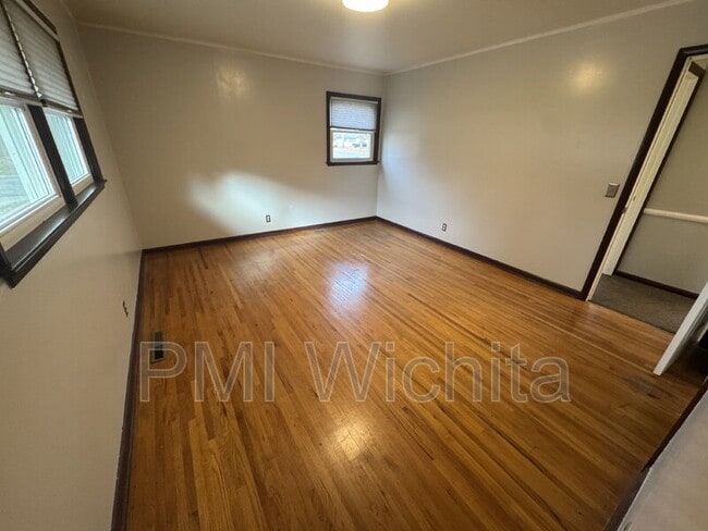 Building Photo - 9601 W Tee Ln