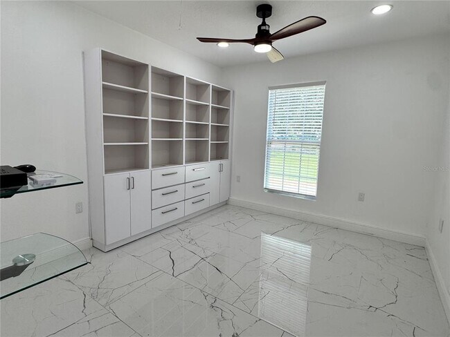Building Photo - 4324 Pine Lake Dr