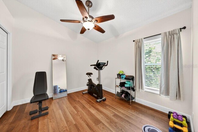 Building Photo - 5477 Glen Oak Pl