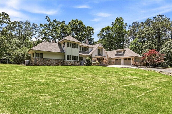 Building Photo - 3735 Smithtown Rd