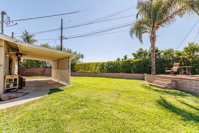 Building Photo - Beautifully Renovated 3-Bedroom Home in Pr...