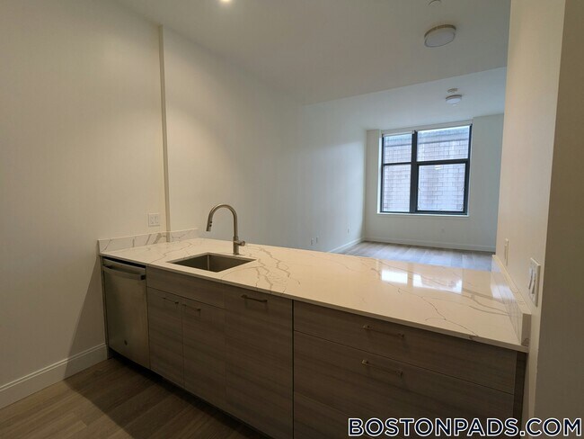 Building Photo - 1079 Commonwealth Ave