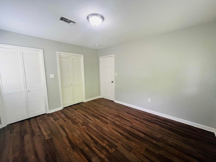 Building Photo - 1345 Stanton Dr