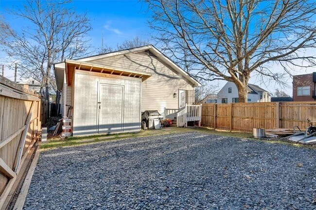 Building Photo - 1520 Foote St NE