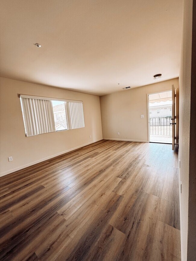 Building Photo - 6152 Orange Ave