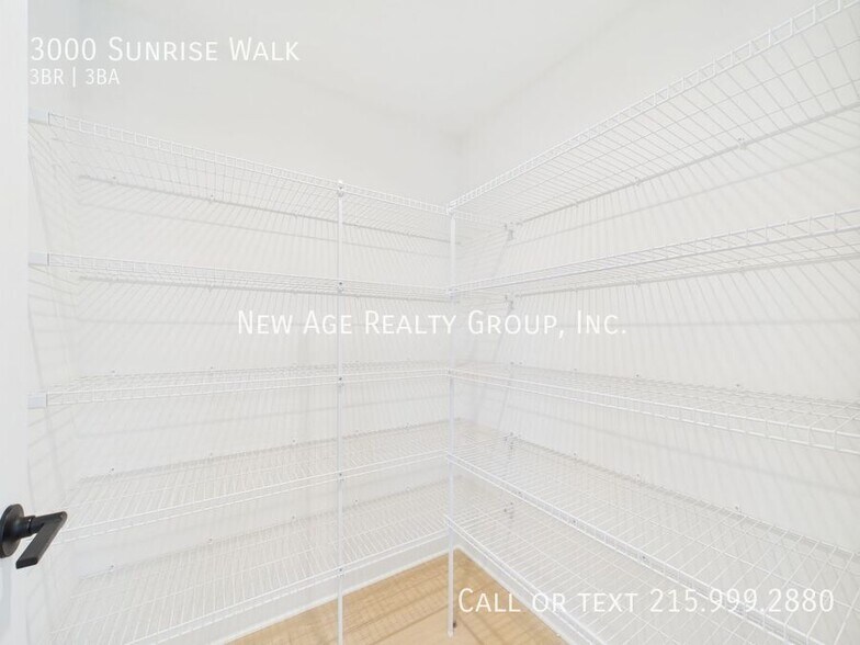 Building Photo - 3000 Sunrise Walk