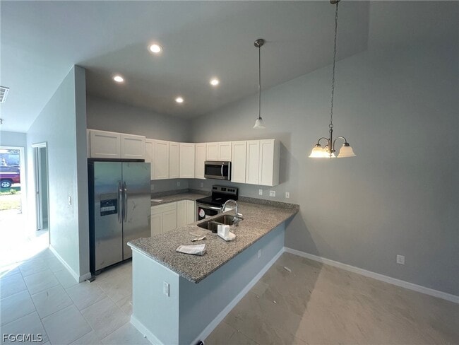 Building Photo - 3534 SW 17th Ave