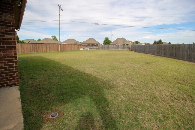 Building Photo - Spacious 5 Bedroom Home In Jenks West School District!