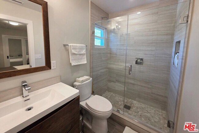 Building Photo - 4744 Haskell Ave