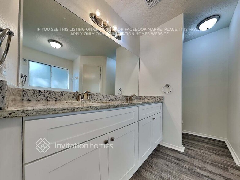 Building Photo - 16811 Tranquil Dr