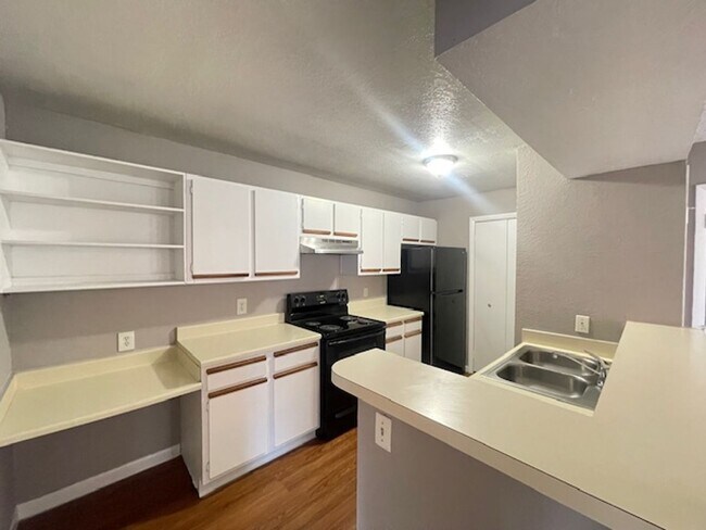 Building Photo - First Floor 1 Bedroom Condo In Orlando Area!