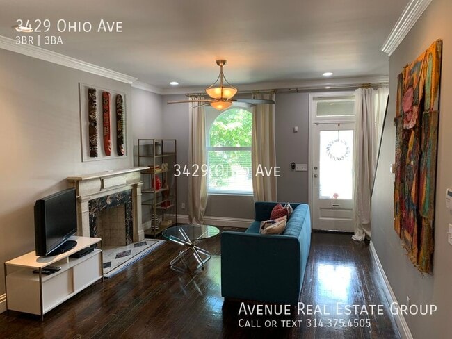 Building Photo - Beautifully Renovated Townhouse