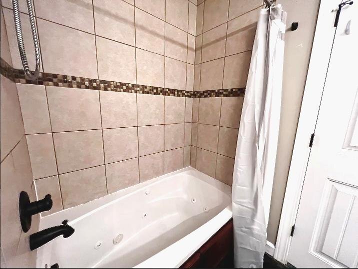 Building Photo - 4821 Ocean Dr