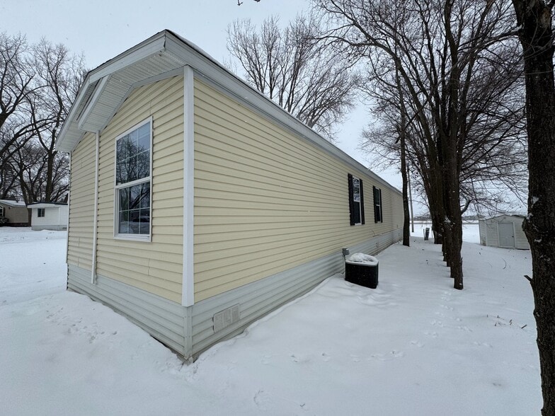 Building Photo - 2112 Bluebird Terrace NW