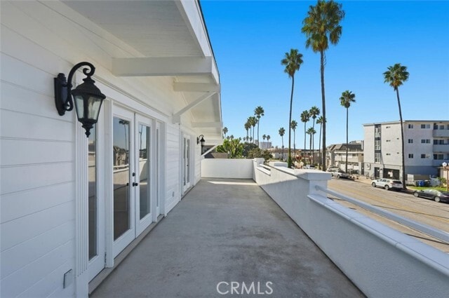 Building Photo - 720 S Catalina Ave