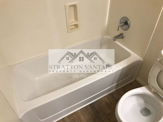 Building Photo - 42006 W Anne Ln