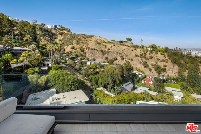 Building Photo - 8540 Hillside Ave