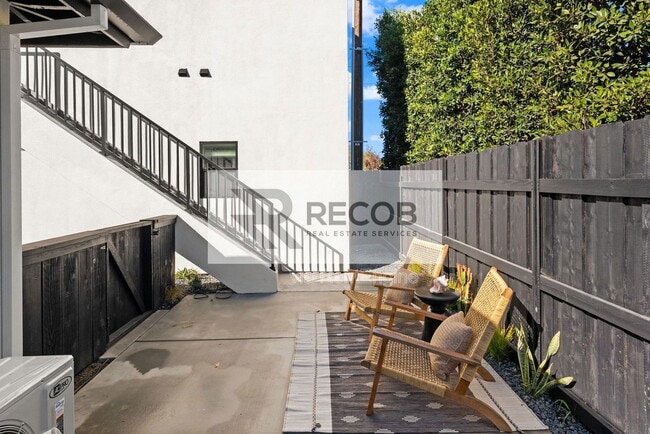 Building Photo - 4286 Samoset Ave