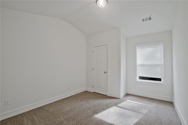 Building Photo - 2235 Mulsanne Dr