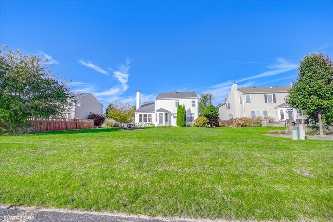 Building Photo - 24525 Champion Dr