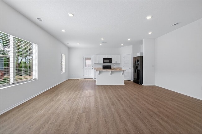 Building Photo - 6800 SW Dignity Ave