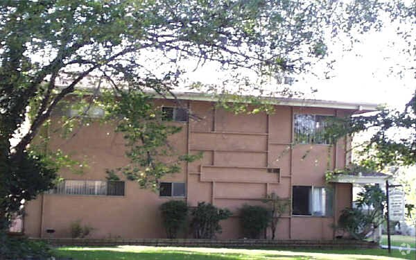 Building Photo - 6551 Coldwater Canyon Ave