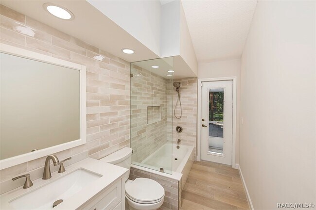 Building Photo - 1105 N Chance Way