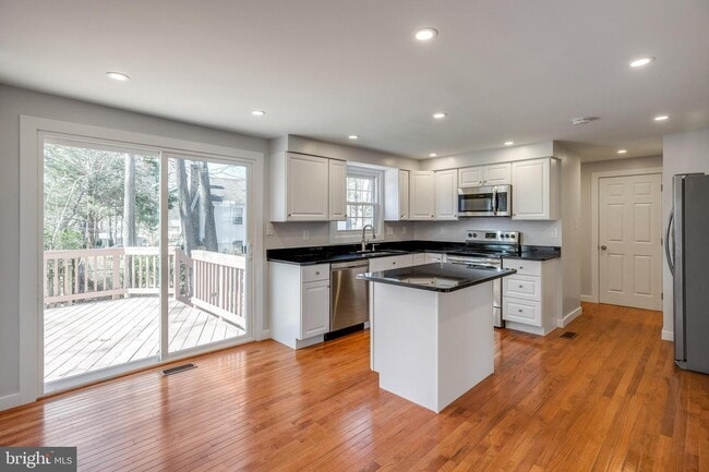 Building Photo - 9003 Fox Lair Dr