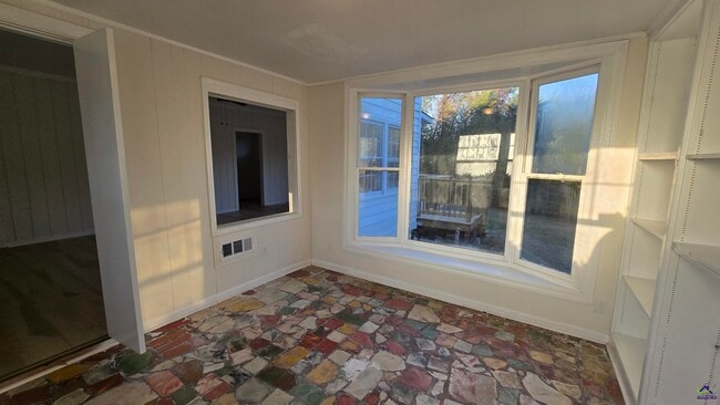 Building Photo - 621 Forest Hill Rd