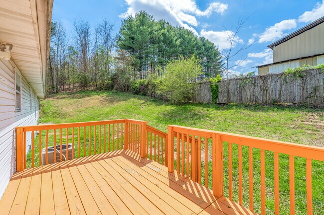 Building Photo - 182 Megan Ln