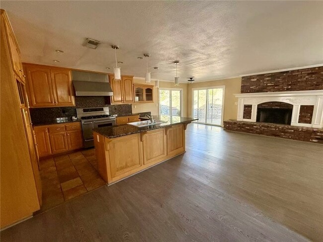 Building Photo - 15189 Palisade St