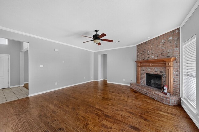 Building Photo - Spacious 4-Bedroom Home with Bonus Room and Large Backyard in Caruth Lake