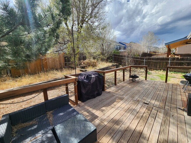 Building Photo - Amazing Two-Story Stetson Hills Home