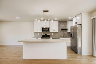 Building Photo - 8731 E Fairmount Ave