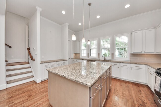 Building Photo - 2606 Madeline Grove Dr
