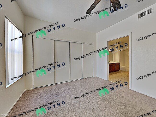 Building Photo - 3400 Cabana Dr