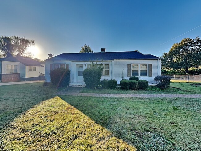 Primary Photo - 340 Woodward Rd